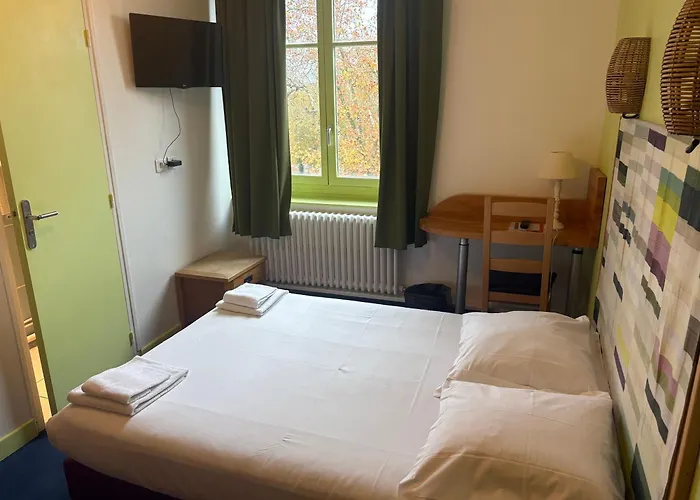 Hotel Couleurs Sud 46 Chambres Avec Ascenseur Et Restaurant Centre Ville-Gare Charleville-Mezieres
